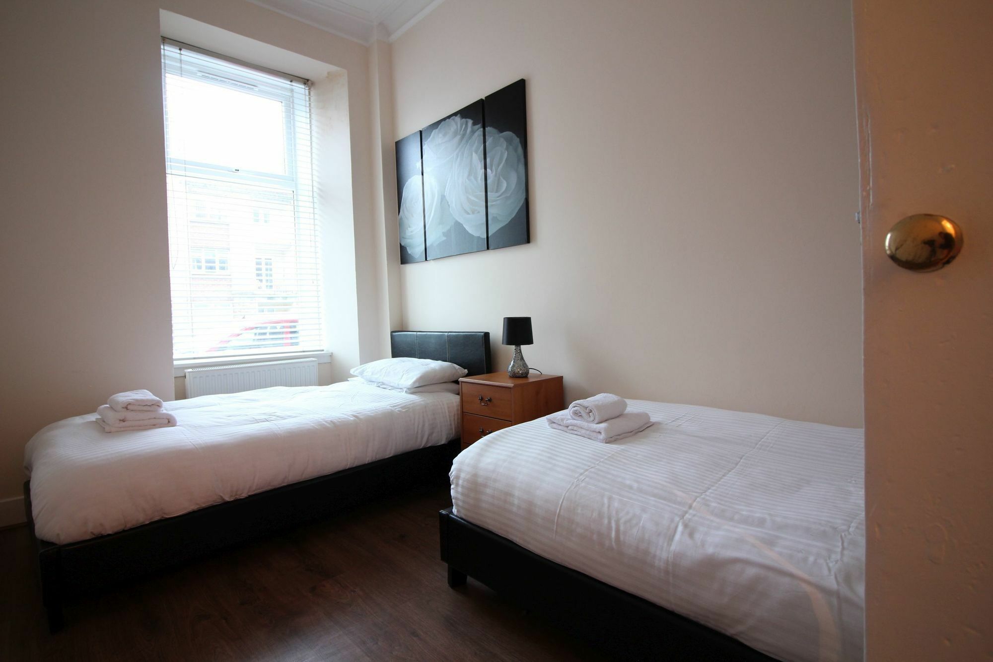 Logie Baird Apartment Хелънсбърг Екстериор снимка